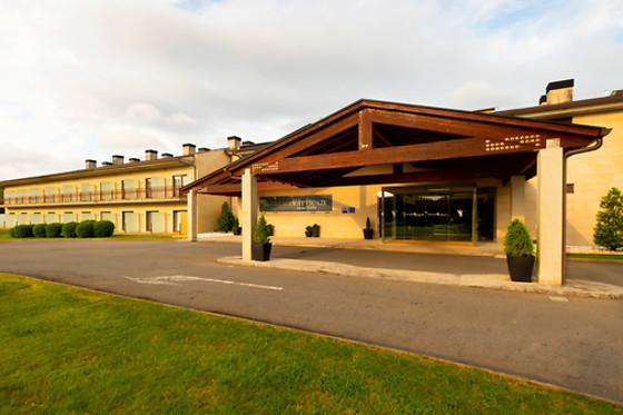 Una noche con desayuno y experiencia bienestar para 2 en Hotel Spa Attica21 Villalba en Villalba (Lugo)