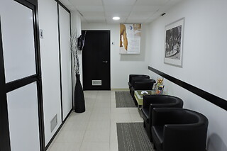 Un tratamiento facial triple para 2 en Bellezzia Clínicas Estéticas en Alicante
