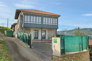 Una noche en estudio bodega twin o estudio estándar para 2 en La Llongar Piloña** en Infiesto (Asturias)