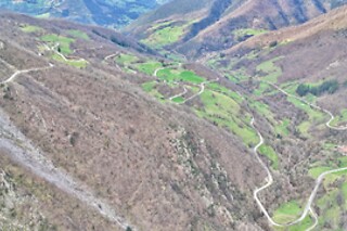 Una noche con cena y actividad enológica para 2 en Posada El Sestil** en Dobres (Cantabria)