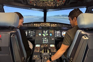Una experiencia de simulación de vuelo en AIRBUS 320 o BOEING 737 para 1 a 4 personas en BAA Training Spain en Gavà (Barcelona)
