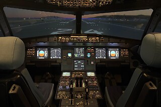 Una experiencia de simulación de vuelo en AIRBUS 320 o BOEING 737 para 1 a 4 personas en BAA Training Spain en Gavà (Barcelona)