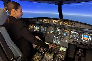 Una experiencia de simulación de vuelo en AIRBUS 320 o BOEING 737 para 1 a 4 personas en BAA Training Spain en Gavà (Barcelona)