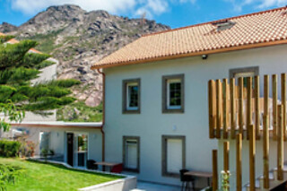 Dos noches para 2 adultos y 1 niño en Mar do Ézaro Boutique Hotel en Dumbría (A Coruña)