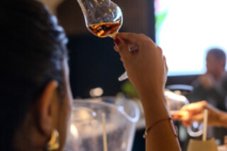 Cata shake & sip para 2 en Flor de Caña Experiencia en Madrid