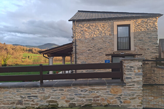 Una noche con desayuno para 2 en Casa Os Prados da Albela en Triacastela (Lugo)