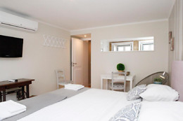 FLORES GUESTHOUSE
