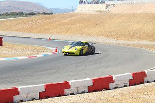 2 vueltas conduciendo un Porsche Boxster de competición (240 cv) para 1 en Circuito de Campillos en Campillos (Málaga)