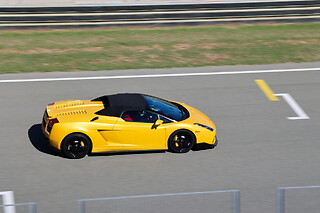 23 Km de conducción por carretera en un Ferrari F430 (490 cv) para 1 en Cheste (Valencia)