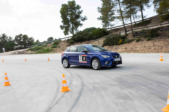 Curso bautizo de conducción segura - Circuito Escuela FAST Parcmotor en Castellolí (Barcelona)