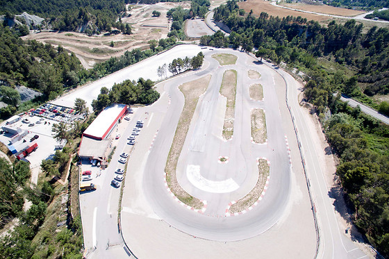 Curso bautizo de conducción segura - Circuito Escuela FAST Parcmotor en Castellolí (Barcelona)