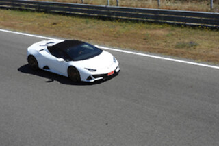 3 Vueltas conduciendo un Lamborghini Huracán EVO (640 cv) para 1 en Circuito de Brunete en Brunete (Madrid)