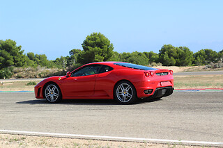 2 vueltas conduciendo un Ferrari F430 (490cv) para 1 en Circuito de Campillos en Campillos (Málaga)