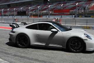 1 vuelta conduciendo un Porsche 992 GT3 (510cv) para 1 en Circuito de Vic en Vic (Barcelona)