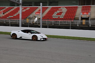 3 Vueltas conduciendo un Lamborghini Huracán EVO (640 cv) para 1 en Circuito de Brunete en Brunete (Madrid)