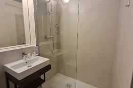 Brit Hotel Confort Alençon