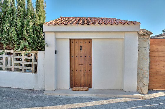 Dos noches en apartamento para 4 en El Refugio en Llombai (Valencia)