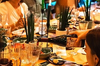 Una cata ambiental con poesía para 2 en Wines & Rituals en Madrid