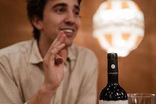 Una cata ambiental con poesía para 2 en Wines & Rituals en Madrid