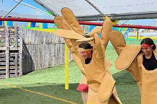 Una experiencia "Humor Amarillo" para 5 en Action Live en Navalcarnero (Madrid)