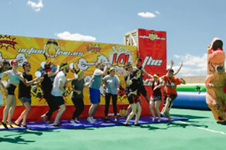 Una experiencia "Humor Amarillo" para 5 en Action Live en Navalcarnero (Madrid)