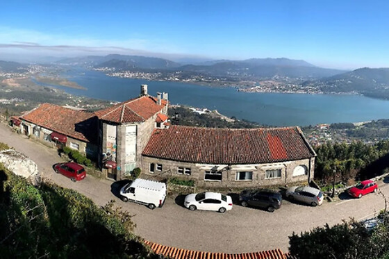 Una noche con desayuno para 2 en Hotel Alda Santa Trega* en A Guarda (Pontevedra)