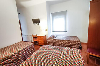 Dos noches para 3 en Hotel Can Solé** en Cambrils (Tarragona)