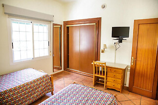 Dos noches para 3 en Hotel Can Solé** en Cambrils (Tarragona)