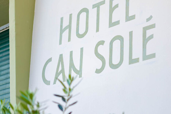 Dos noches para 3 en Hotel Can Solé** en Cambrils (Tarragona)