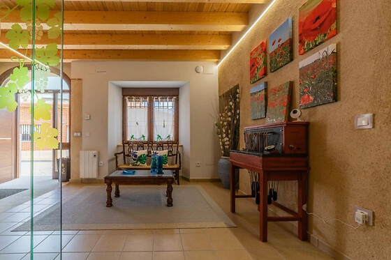Cata de 4 vinos con aperitivo para 2 en El Jaraiz de Don Marciano en Villaverde de Medina (Valladolid)