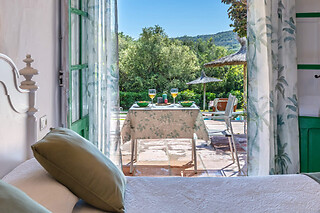 Una noche con desayuno para 2 en Cortijo Las Piñas en Tarifa (Cádiz)