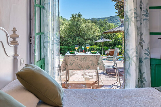 Una noche con desayuno para 2 en Cortijo Las Piñas en Tarifa (Cádiz)