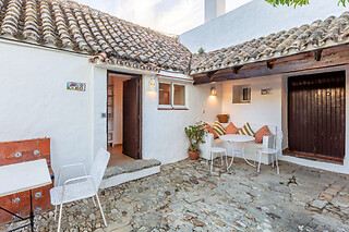 Una noche con desayuno para 2 en Cortijo Las Piñas en Tarifa (Cádiz)