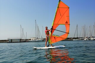Alquiler de kayak o paddle surf para 4 en Real Club Náutico de Valencia en Valencia