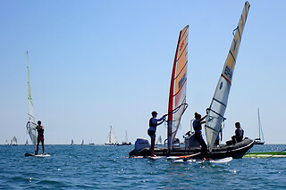 Alquiler de kayak o paddle surf para 4 en Real Club Náutico de Valencia en Valencia