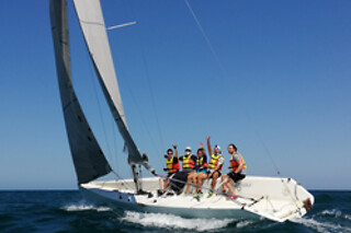 Alquiler de kayak o paddle surf para 4 en Real Club Náutico de Valencia en Valencia