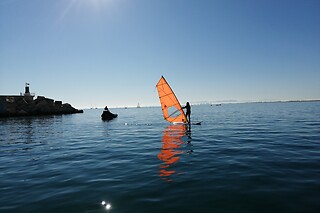 Alquiler de kayak o paddle surf para 4 en Real Club Náutico de Valencia en Valencia