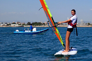Alquiler de kayak o paddle surf para 4 en Real Club Náutico de Valencia en Valencia