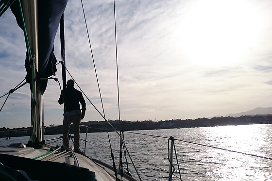 Una experiencia de navegación para grupo en Sailing and wine en Getxo (Vizcaya)