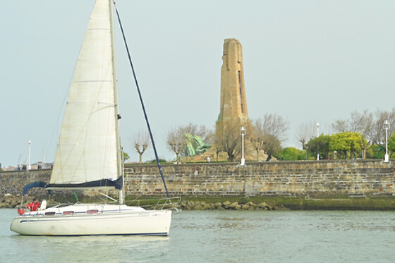 Una experiencia de navegación para grupo en Sailing and wine en Getxo (Vizcaya)