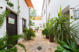 Una noche en suite junior con experiencia bienestar y desayuno para 2 en La Casona de Calderón**** en Osuna (Sevilla)