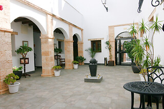 Dos noches en habitación superior con visitas a diferentes monumentos para 2 en Posada Alegría en Medina-Sidonia (Cádiz)