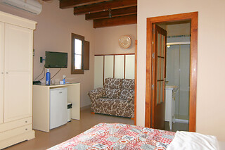 Dos noches en habitación superior con visitas a diferentes monumentos para 2 en Posada Alegría en Medina-Sidonia (Cádiz)