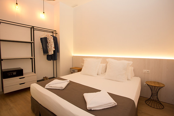 Dos noches en apartamento con desayunos para 2 en S30 Reina Victoria en Alicante