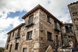 Una noche en suite con cena y experiencia bienestar para 2 en Hotel Rural Orgullo Rural**** en Bermellar (Salamanca)