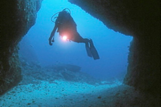 Un bautismo de buceo y paseo con embarcación para 2 en Centro de buceo costa Palancia en Canet d'en Berenguer (Valencia)