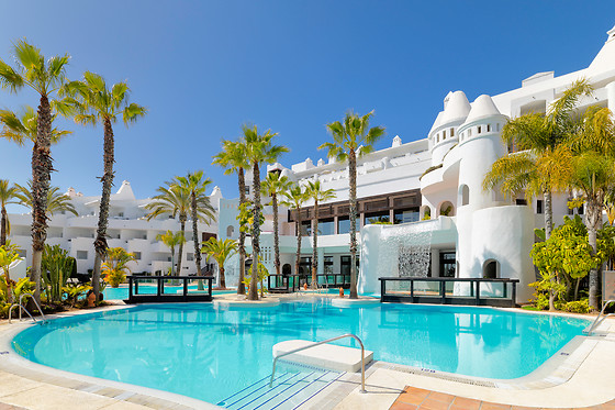 Una noche con cena y experiencia bienestar para 2 en Hotel H10 Estepona Palace**** en Estepona (Málaga)