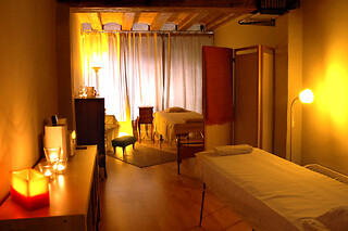 Un masaje kobydo facial para 1 en Mailuna Bienestar en Barcelona