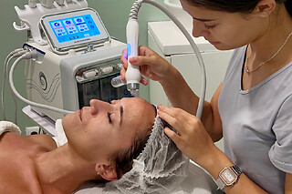 Un masaje relajante con aceites esenciales para 1 en Velassaru Integral Aesthetic en Madrid