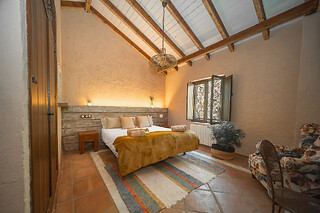 Una noche en habitación premium con experiencia bienestar para 2 en Eco Hotel Cueva del Gato en Ronda (Málaga)